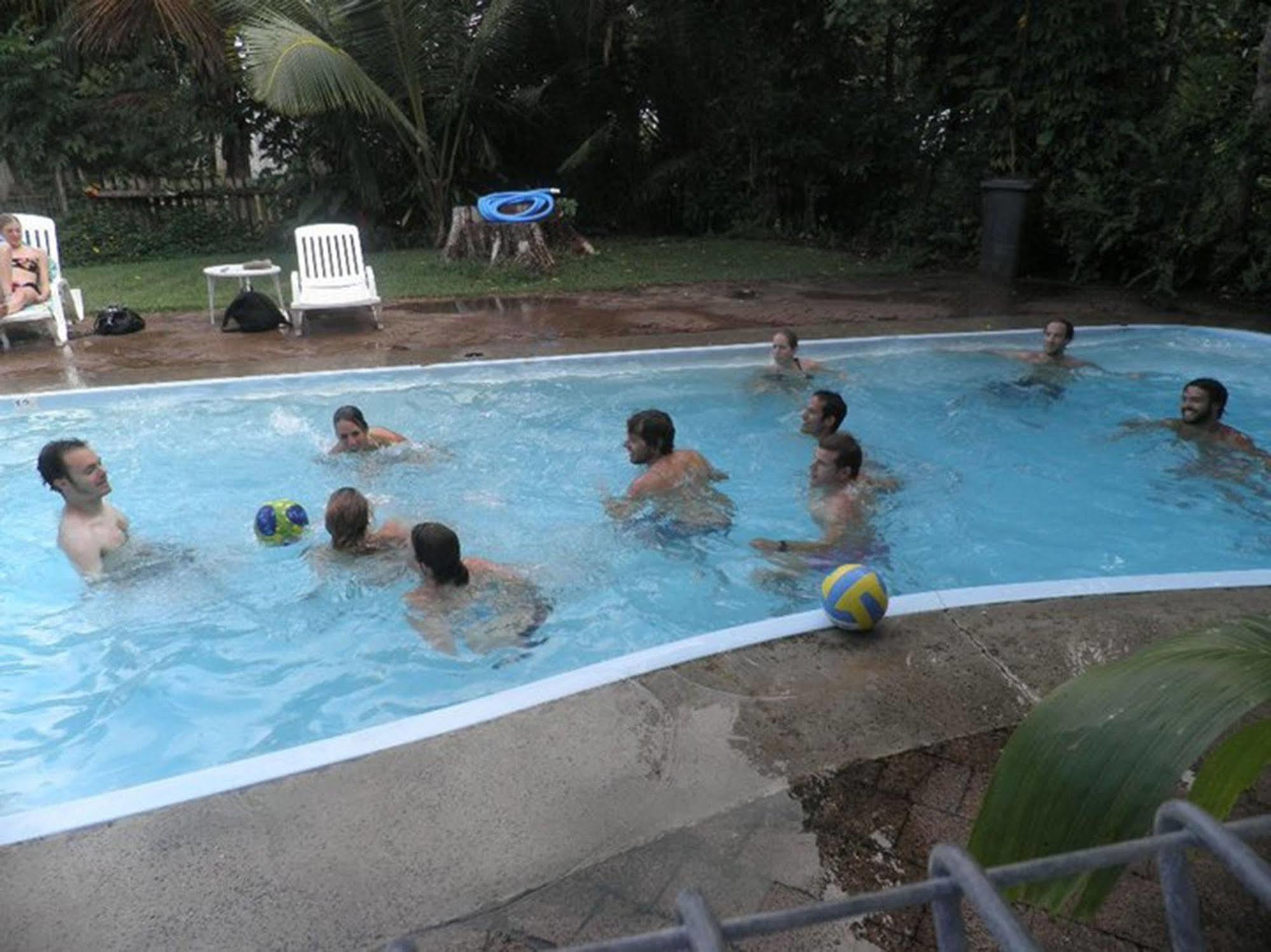Absolute Backpackers Mission Beach Extérieur photo