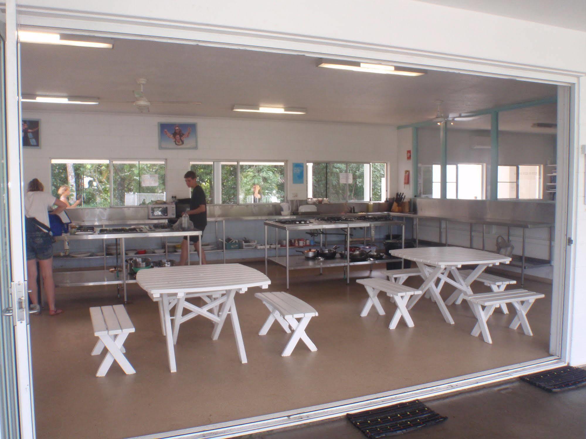 Absolute Backpackers Mission Beach Extérieur photo